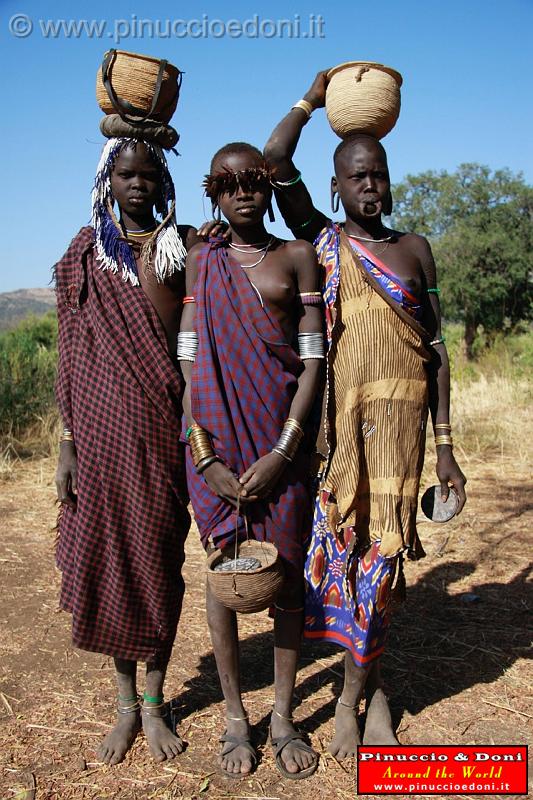 Ethiopia - Tribu etnia Mursi - 02.jpg